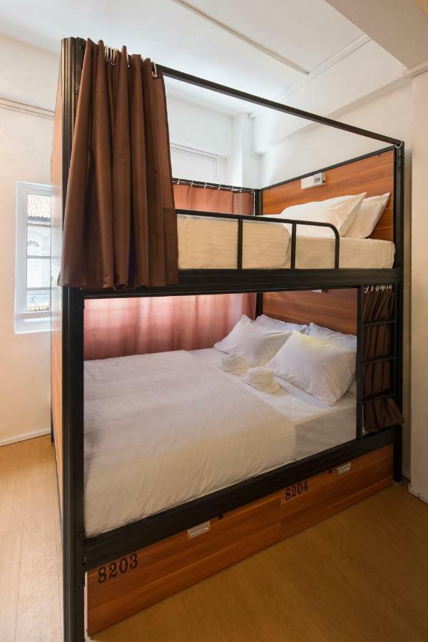7 Wonders Hostel At Upper Dickson Singapore Exterior photo