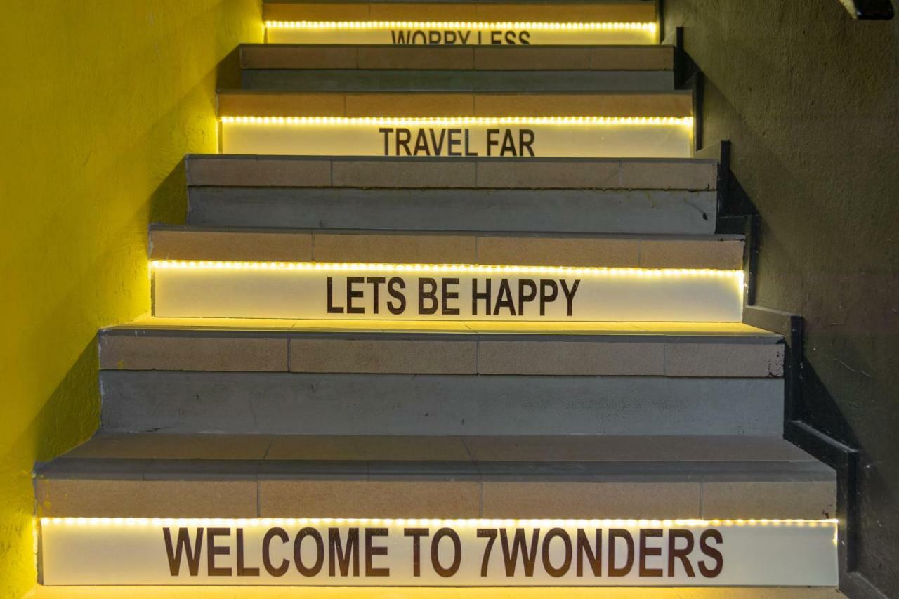 7 Wonders Hostel At Upper Dickson Singapore Exterior photo